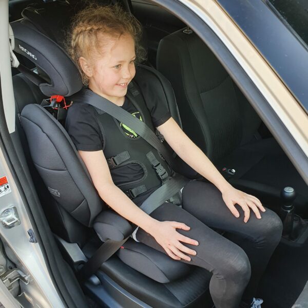 Toeschouwer klei kleuring Zitverhoger met autostoel fixatie | B&S Onbeperkt in beweging