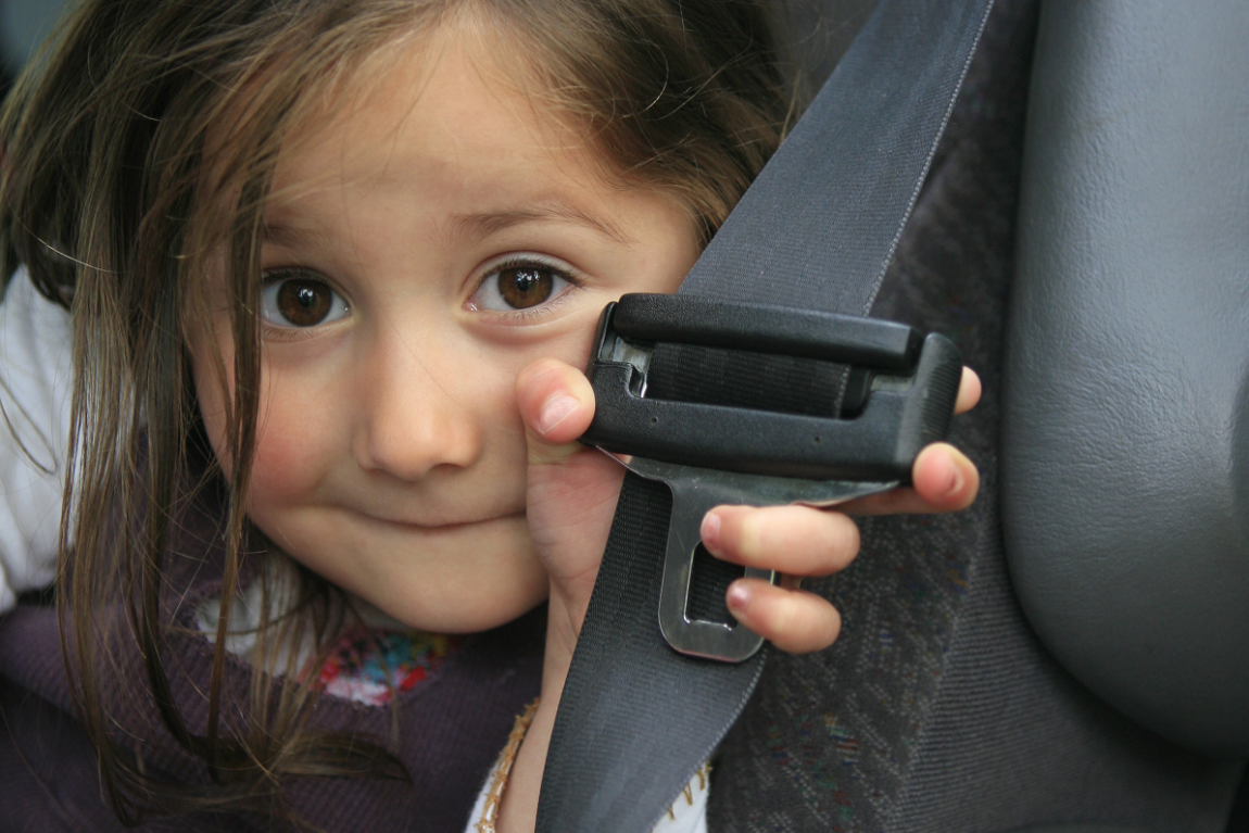 wacht geef de bloem water eigendom Help! Mijn kind maakt de 3-puntsgordel in de auto los! | B&S Onbeperkt in  beweging